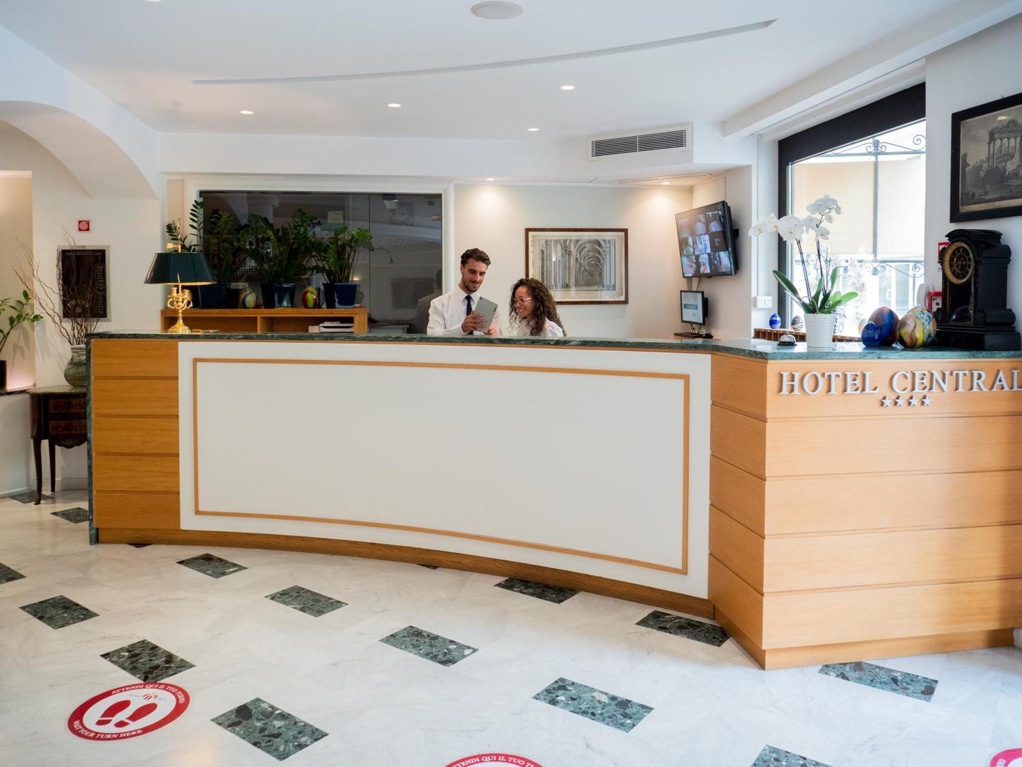 Hotel Central Sorrento Esterno foto